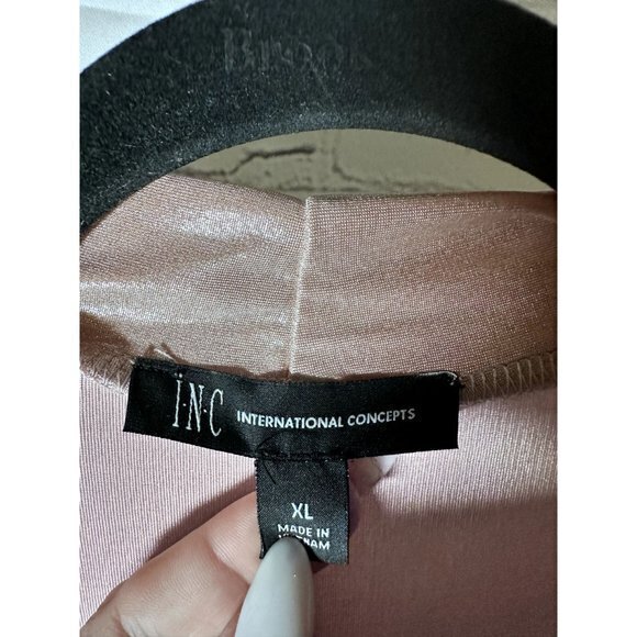 I.N.C. LADIES METALLIC PINK‎ SLEEVELESS SHIRT SZ (XL) EUC AND VERY GENTLY WORN - Picture 3 of 5